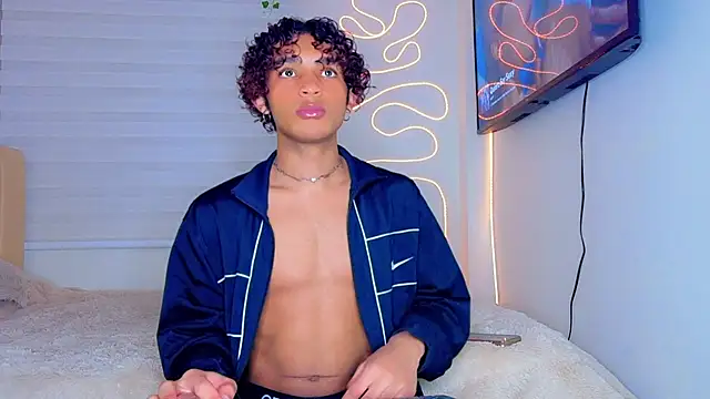 Aaron Wiinter online show from October 27, 10:47 pm