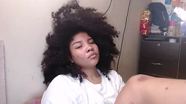 Snapshot of madelene chatting on December 10, 11:54 am madelene online show from December 10, 11:54 am