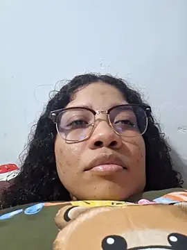 Snapshot of madelene chatting on January 3, 10:40 pm madelene online show from January 3, 10:40 pm