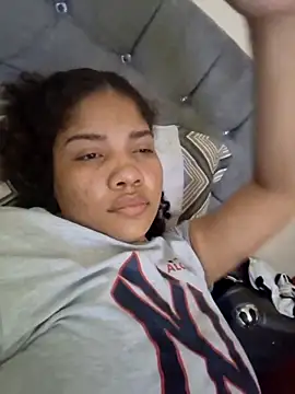 Snapshot of madelene chatting on February 24, 11:54 am madelene online show from February 24, 11:54 am