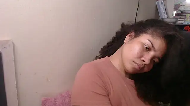 Snapshot of madelene chatting on March 7, 5:08 am madelene online show from March 7, 5:08 am