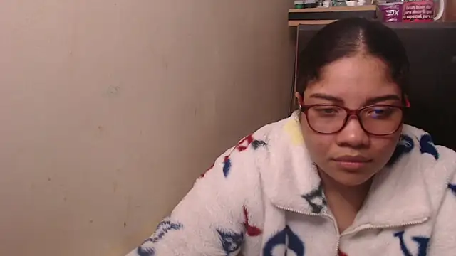 Snapshot of madelene chatting on September 9, 12:54 am madelene online show from September 9, 12:54 am