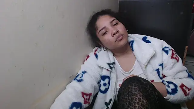 Snapshot of madelene chatting on September 21, 3:19 am madelene online show from September 21, 3:19 am