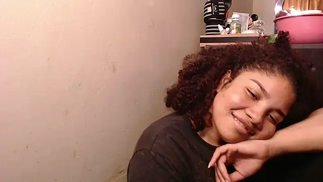 Snapshot of madelene chatting on October 14, 2:23 am madelene online show from October 14, 2:23 am