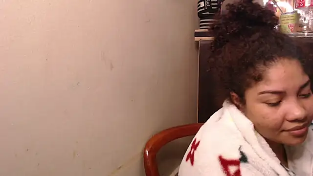 Snapshot of madelene chatting on October 18, 1:08 am madelene online show from October 18, 1:08 am