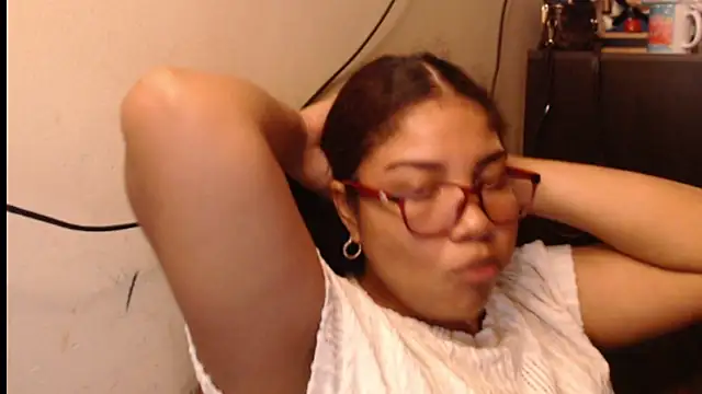 madelene online show from March 14, 1:01 am