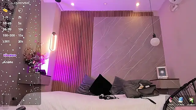 Snapshot of emma__rose1 chatting on November 7, 1:27 am emma rose1 online show from November 7, 1:27 am