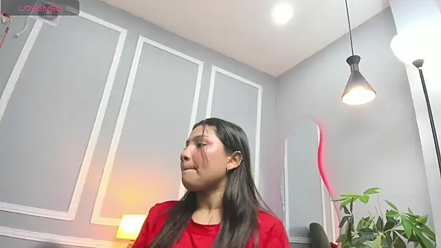 emma  rose1 online show from February 7, 7:50 pm