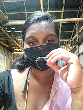 Snapshot of Tamildivya18 chatting on October 10, 5:17 am Tamildivya18 online show from October 10, 5:17 am