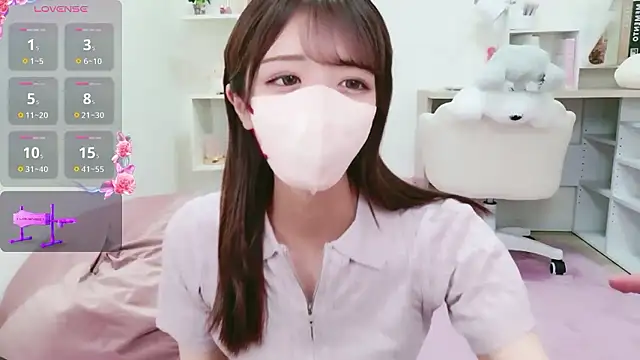 Reina Fcup online show from April 20, 5:59 pm