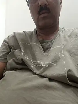 moonflower25 online show from April 19, 2:27 pm