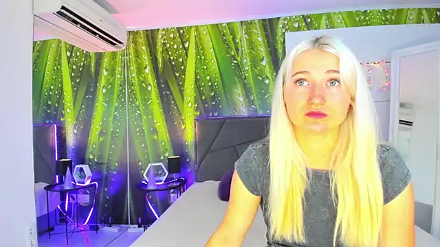 HollyTailors online show from September 13, 5:18 am