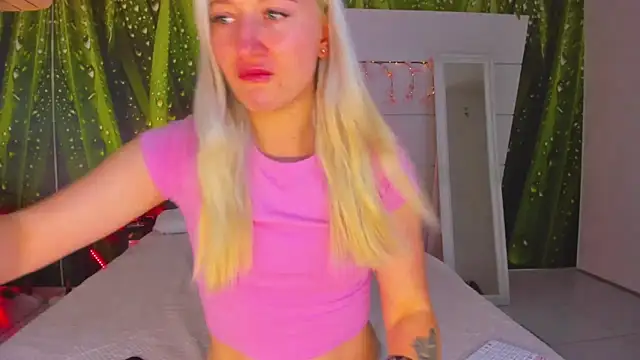 HollyTailors online show from October 13, 5:40 am