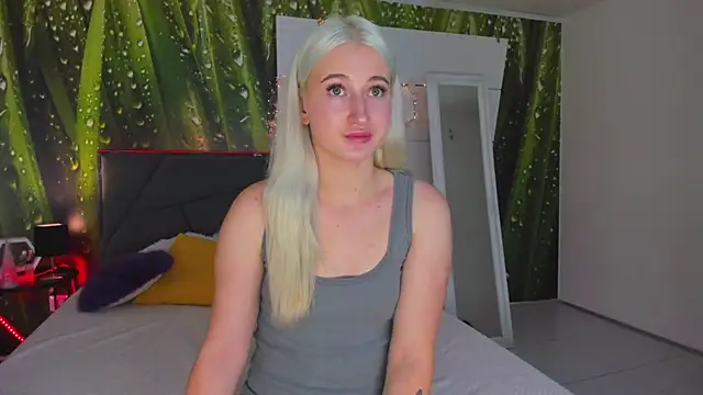 HollyTailors online show from October 29, 1:02 pm