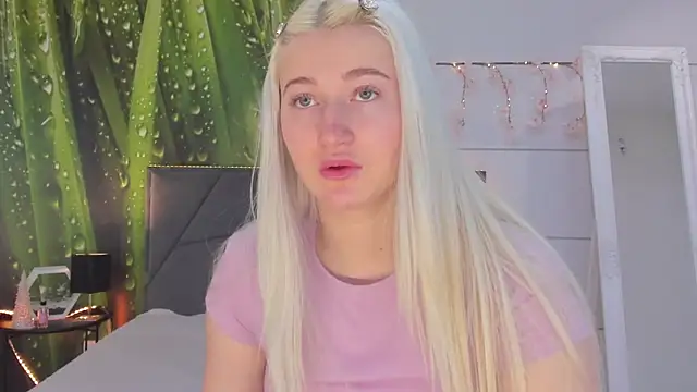 HollyTailors online show from February 8, 6:06 am