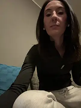 Emilia Mausi online show from February 18, 7:21 pm