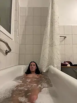 Emilia Mausi online show from April 13, 7:30 pm