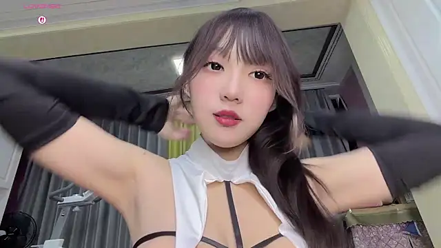 Snapshot of Yaya--728 chatting on February 3, 12:10 pm Yaya--728 online show from February 3, 12:10 pm