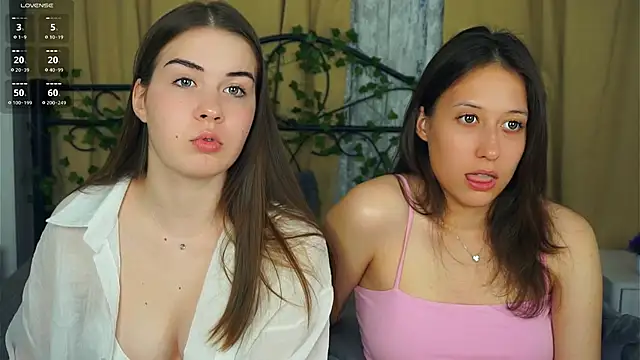 Snapshot of BeckyBurgh chatting on October 3, 7:00 pm BeckyBurgh online show from October 3, 7:00 pm