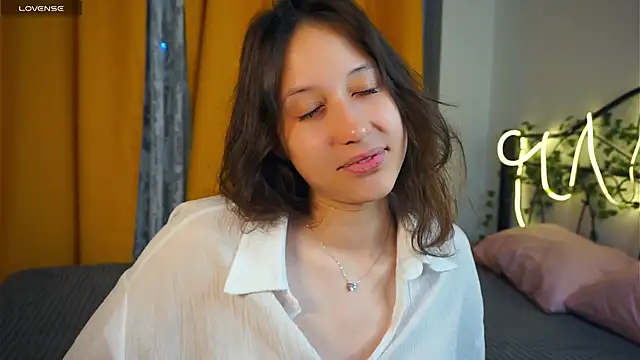 Snapshot of BeckyBurgh chatting on October 16, 6:20 pm BeckyBurgh online show from October 16, 6:20 pm