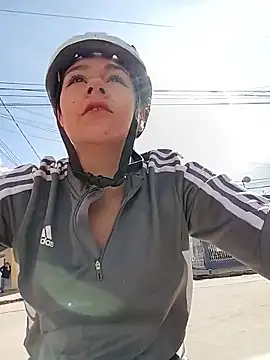 CAROLINE  07 online show from April 22, 1:56 pm