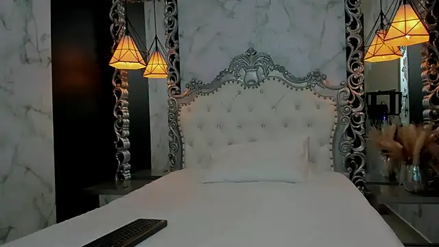 naughty milf4u  online show from October 2, 9:00 pm