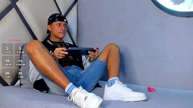  Leohot  online show from September 14, 3:27 am