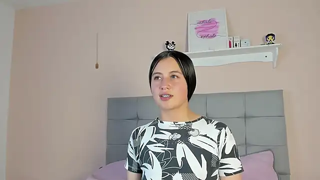 Zaaida  online show from April 22, 9:38 pm