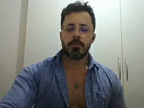 Snapshot of Alers87 chatting on May 21, 4:30 am Alers87 online show from May 21, 4:30 am