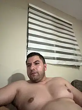 Snapshot of raulgzz4 chatting on May 19, 4:52 am raulgzz4 online show from May 19, 4:52 am