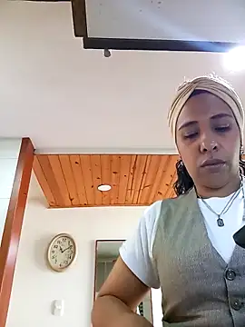 IVONNE COLLINS33 online show from September 16, 4:08 pm