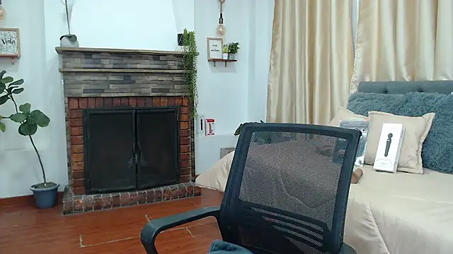 zohet kriss online show from October 6, 2:03 pm