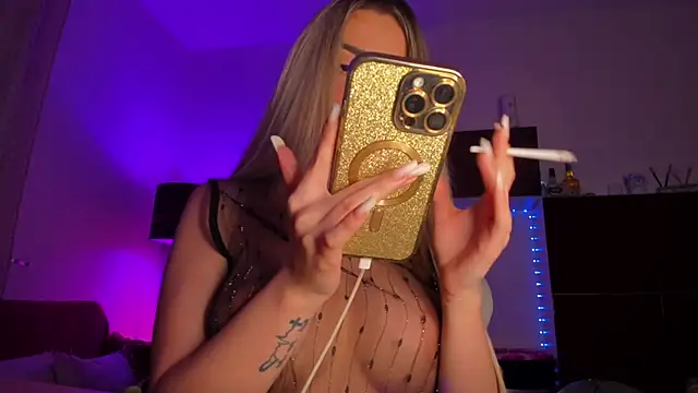 SerraVondeee online show from January 31, 9:02 pm