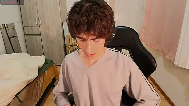 Snapshot of Nude_Boy18 chatting on September 13, 4:23 am Nude Boy18 online show from September 13, 4:23 am