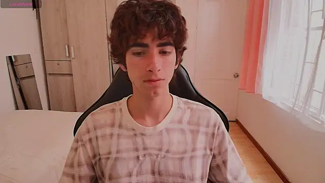 Snapshot of Nude_Boy18 chatting on September 17, 8:21 pm Nude Boy18 online show from September 17, 8:21 pm