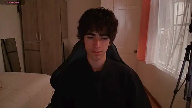 Snapshot of Nude_Boy18 chatting on September 18, 9:50 pm Nude Boy18 online show from September 18, 9:50 pm