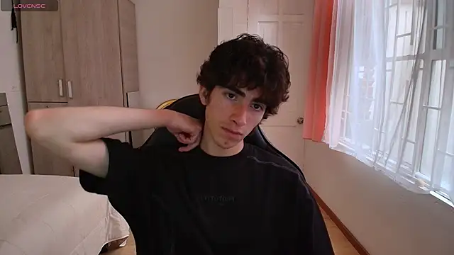 Snapshot of Nude_Boy18 chatting on September 19, 9:48 pm Nude Boy18 online show from September 19, 9:48 pm