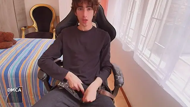 Snapshot of Nude_Boy18 chatting on October 4, 8:29 pm Nude Boy18 online show from October 4, 8:29 pm