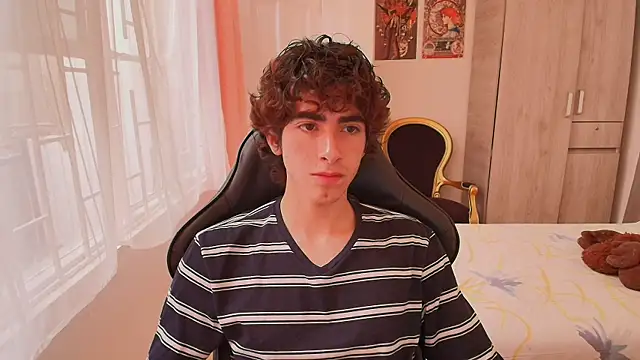 Snapshot of Nude_Boy18 chatting on October 21, 8:53 pm Nude Boy18 online show from October 21, 8:53 pm