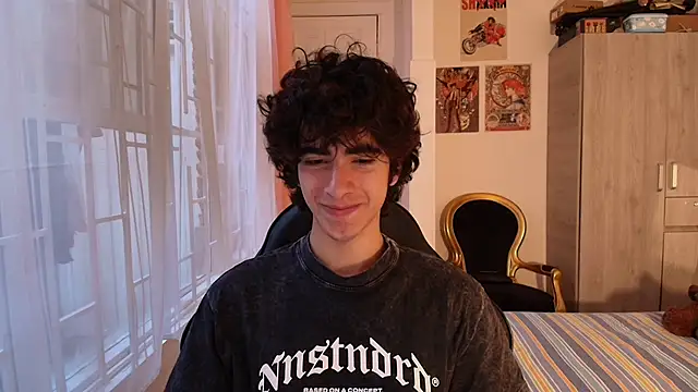 Snapshot of Nude_Boy18 chatting on November 1, 10:12 pm Nude Boy18 online show from November 1, 10:12 pm