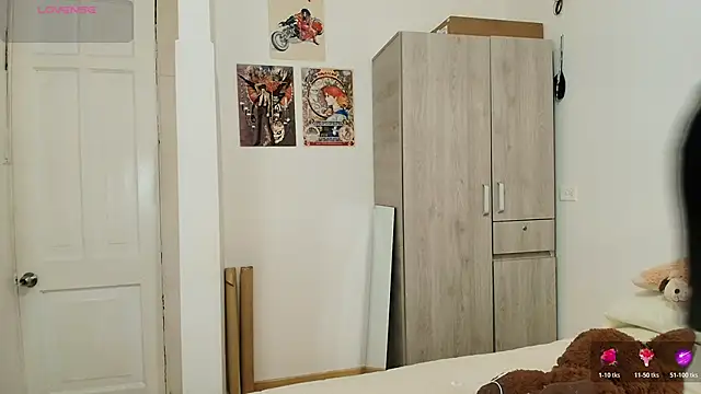 Snapshot of Nude_Boy18 chatting on November 9, 1:04 am Nude Boy18 online show from November 9, 1:04 am