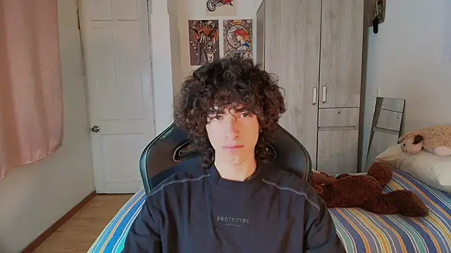 Nude Boy18 online show from March 23, 2:26 am