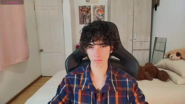 Nude Boy18 online show from April 21, 5:58 am