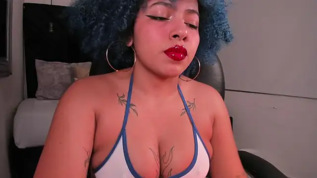 Snapshot of momo_ayasse chatting on May 14, 4:08 am momo ayasse online show from May 14, 4:08 am
