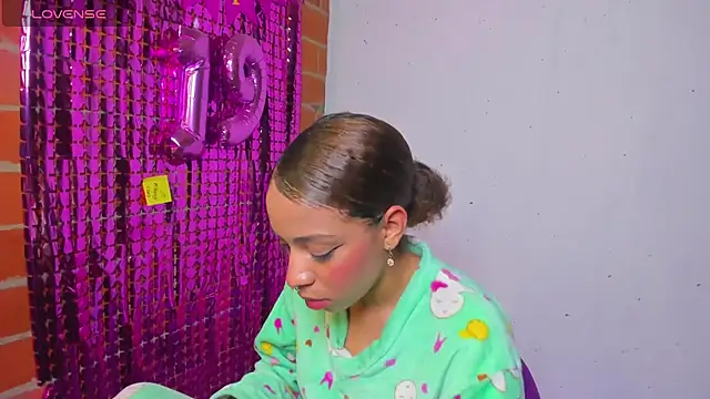 yumi hanna online show from September 23, 1:52 am