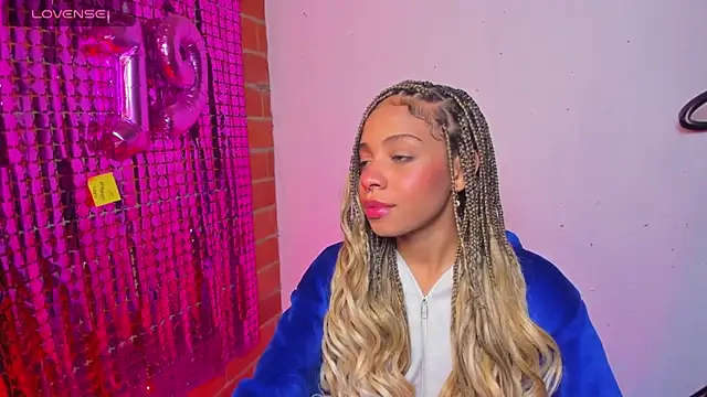 yumi hanna online show from September 30, 11:10 pm