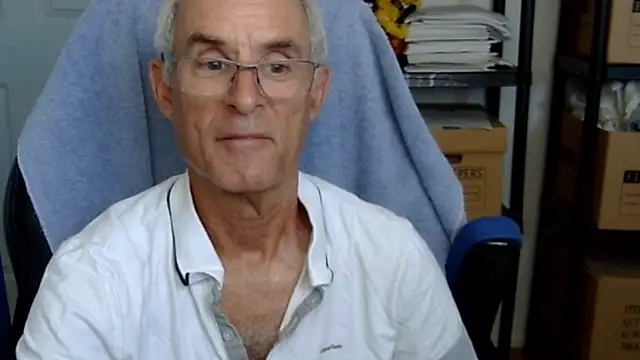 funone1999 online show from April 6, 10:22 pm