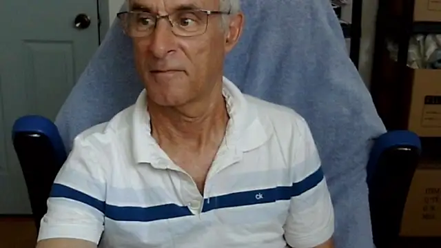 funone1999 online show from April 9, 8:25 pm