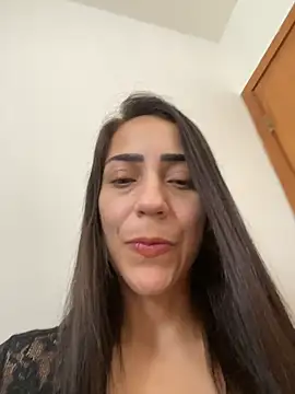 Snapshot of lucioliveira chatting on May 2, 2:22 pm lucioliveira online show from May 2, 2:22 pm