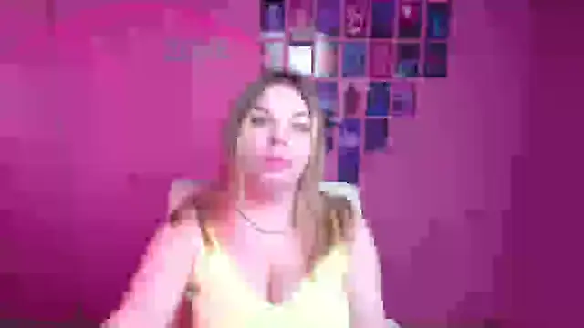 Snapshot of Jessica_Amore chatting on October 20, 5:41 am Jessica Amore online show from October 20, 5:41 am